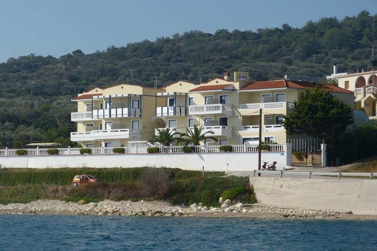 Ostria Seaside Studios And Apartments Katarráktis Eksteriør billede